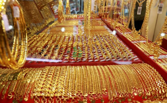 Gi&aacute; v&agrave;ng đồng loạt giảm