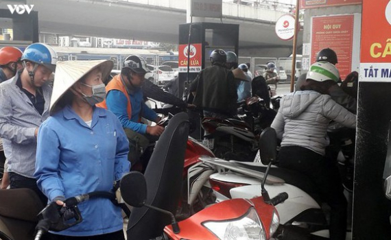 Gi&aacute; xăng tăng hay giảm v&agrave;o ng&agrave;y mai 12/8?