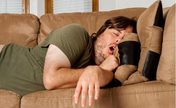 Ngủ trưa qu&aacute; nhiều l&agrave;m tăng nguy cơ chết sớm v&agrave; bệnh tim mạch