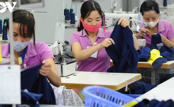 Số lao động mất việc l&agrave;m c&oacute; thể tăng khoảng 100.000 người mỗi th&aacute;ng