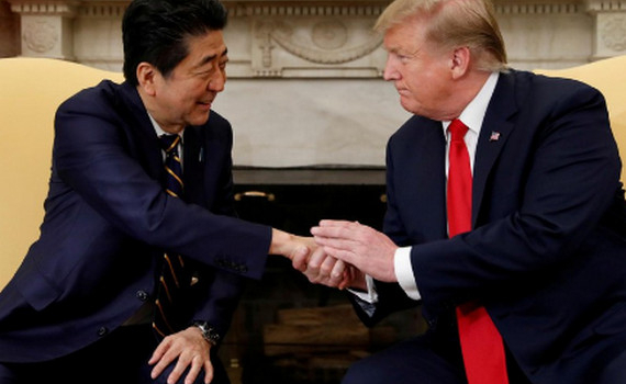 Thủ tướng Nhật Bản Abe Shinzo sẽ điện đ&agrave;m lần ch&oacute;t với Tổng thống Mỹ