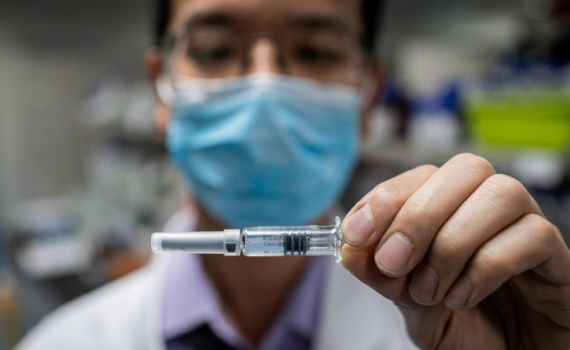 Trung Quốc cấp ph&eacute;p thử nghiệm vaccine ngừa Covid-19 tr&ecirc;n người