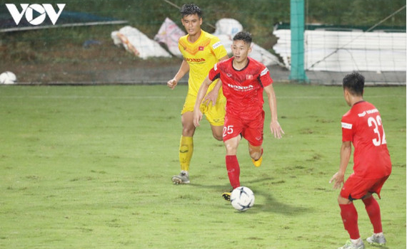 U22 Việt Nam cầm h&ograve;a ứng vi&ecirc;n v&ocirc; địch V-League 2020