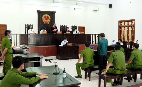 &Aacute;n chung th&acirc;n cho kẻ t&agrave;ng trữ tr&aacute;i ph&eacute;p ma t&uacute;y quy m&ocirc; lớn