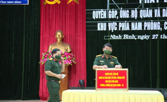 Bộ CHQS tỉnh ph&aacute;t động quy&ecirc;n g&oacute;p ủng hộ c&aacute;c tỉnh, th&agrave;nh phố ph&iacute;a Nam ph&ograve;ng, chống dịch