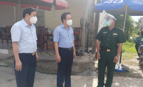 ​Đồng ch&iacute; Chủ tịch UBND tỉnh kiểm tra c&ocirc;ng t&aacute;c ph&ograve;ng, chống dịch Covid-19 tại Kim Sơn