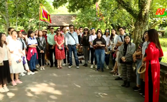 Hỗ trợ hướng dẫn vi&ecirc;n du lịch gặp kh&oacute; khăn do dịch covid-19