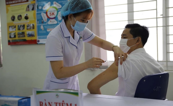 Kh&ocirc;ng cần ti&ecirc;m lại từ đầu vaccine COVID-19 nếu ti&ecirc;m mũi 2 chậm