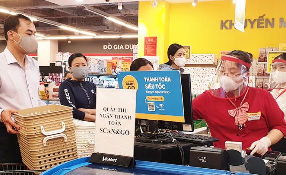 Khuyến kh&iacute;ch người mua h&agrave;ng lấy h&oacute;a đơn 