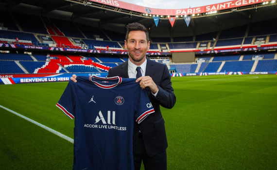 Lionel Messi ch&iacute;nh thức ra mắt PSG, quyết định mặc &aacute;o đấu số 30