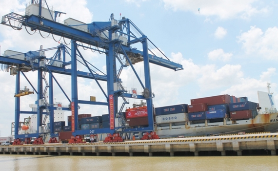 Sớm ti&ecirc;m vaccine cho l&aacute;i xe v&agrave; c&aacute;c lao động lĩnh vực logistic