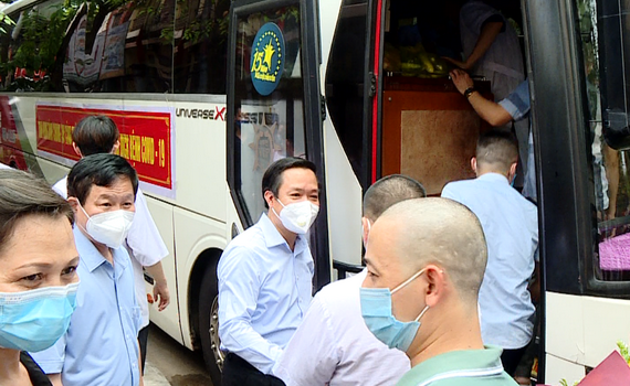 Th&ecirc;m 30 b&aacute;c sĩ, điều dưỡng Ninh B&igrave;nh l&ecirc;n đường tham gia chống dịch tại th&agrave;nh phố Hồ Ch&iacute; Minh