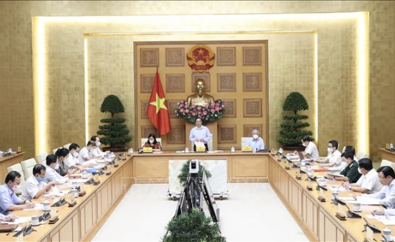 Thủ tướng Phạm Minh Ch&iacute;nh: Người d&acirc;n cần t&iacute;ch cực hơn nữa trong ph&ograve;ng, chống dịch COVID-19