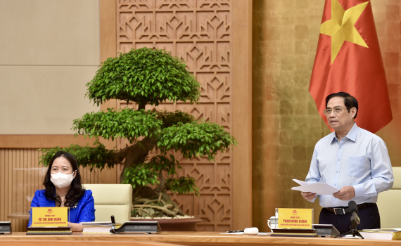 Thủ tướng ph&aacute;t động phong tr&agrave;o thi đua đặc biệt &ldquo;Cả nước đo&agrave;n kết, chung sức, đồng l&ograve;ng thi đua ph&ograve;ng, chống v&agrave; chiến thắng đại dịch COVID-19&rdquo;
