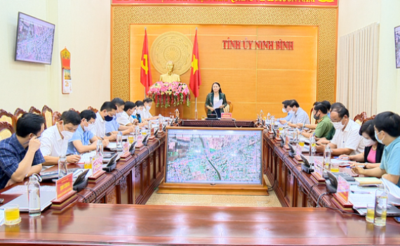 Thường trực Tỉnh ủy l&agrave;m việc với BCĐ ph&ograve;ng chống dịch Covid-19 tỉnh