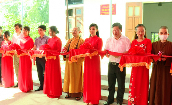 Ủy ban MTTQ Việt Nam huyện Kim Sơn kh&aacute;nh th&agrave;nh nh&agrave; đại đo&agrave;n kết cho hộ ngh&egrave;o