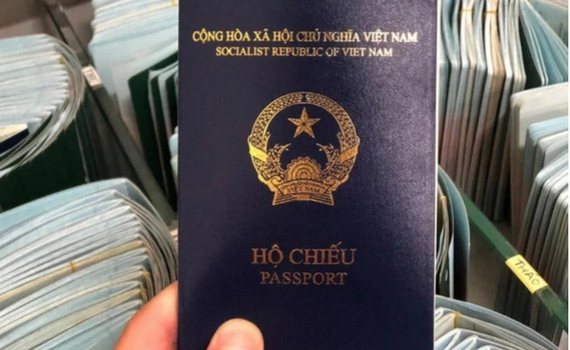 Y&ecirc;u cầu C&ocirc;ng an khẩn trương kiểm tra, l&agrave;m r&otilde; th&ocirc;ng tin ''c&ograve; hộ chiếu tại H&agrave; Nội'