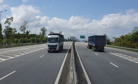 Khắc phục bất cập trong quản l&yacute; tốc độ phương tiện