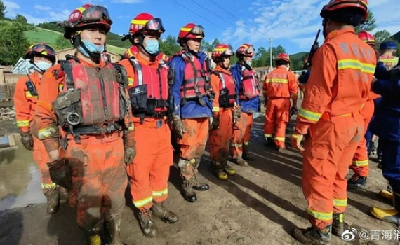 Thời tiết khắc nghiệt bao tr&ugrave;m thế giới