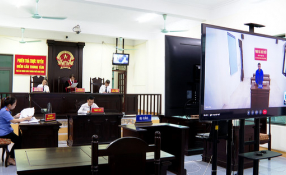 ​5 năm 6 th&aacute;ng cho tội &ldquo;lừa đảo chiếm đoạt t&agrave;i sản&rdquo;