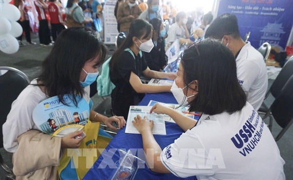 Hơn 1/3 số th&iacute; sinh thanh to&aacute;n lệ ph&iacute; x&eacute;t tuyển trực tuyến th&agrave;nh c&ocirc;ng