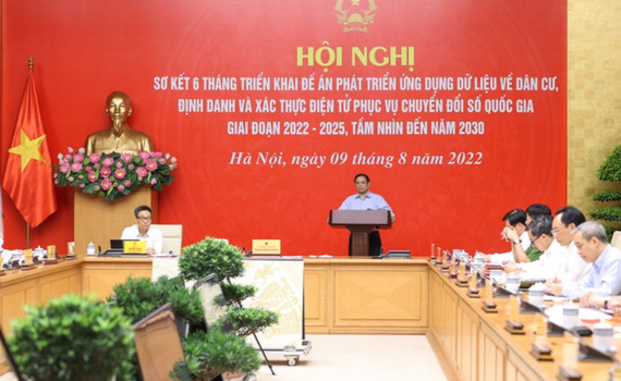 Hơn 130.000 đại biểu tham dự hội nghị về chuyển đổi số do Thủ tướng chủ tr&igrave;