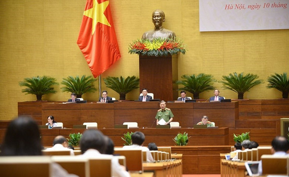 Bộ trưởng T&ocirc; L&acirc;m: Sẽ bổ sung nơi sinh v&agrave;o hộ chiếu mẫu mới, về l&acirc;u d&agrave;i sẽ tiến h&agrave;nh sửa đổi luật