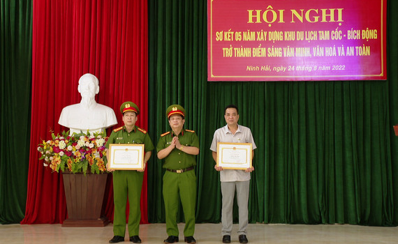 X&acirc;y dựng Khu du lịch Tam Cốc &ndash; B&iacute;ch Động trở th&agrave;nh điểm s&aacute;ng về văn minh, văn ho&aacute; v&agrave; an to&agrave;n