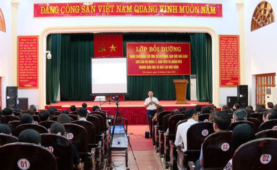 Ph&ograve;ng Gi&aacute;o dục v&agrave; Đ&agrave;o tạo huyện Nho Quan bồi dưỡng n&acirc;ng cao năng lực ứng xử sư phạm, đạo đức nh&agrave; gi&aacute;o