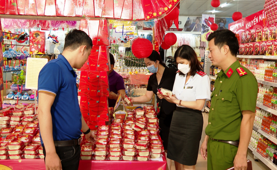 Kiểm tra an to&agrave;n thực phẩm tại th&agrave;nh phố Tam Điệp