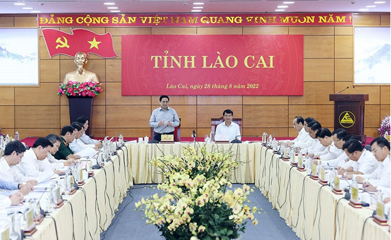 Thủ tướng Ch&iacute;nh phủ Phạm Minh Ch&iacute;nh thăm v&agrave; l&agrave;m việc với Ban Thường vụ Tỉnh uỷ L&agrave;o Cai v&agrave; c&aacute;c đơn vị