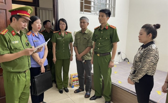 Bắt đối tượng d&ugrave;ng CMND giả chiếm đoạt tiền ng&acirc;n h&agrave;ng