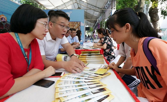 X&eacute;t tuyển đại học, cao đẳng: Gần 375.000 th&iacute; sinh đăng k&yacute; l&ecirc;n hệ thống tuyển sinh