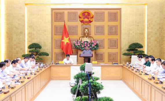 Thủ tướng l&agrave;m việc với Ban Chỉ đạo x&acirc;y dựng Đề &aacute;n "Chủ trương, ch&iacute;nh s&aacute;ch c&ocirc;ng nghiệp h&oacute;a, hiện đại h&oacute;a đến năm 2030, tầm nh&igrave;n đến năm 2045"