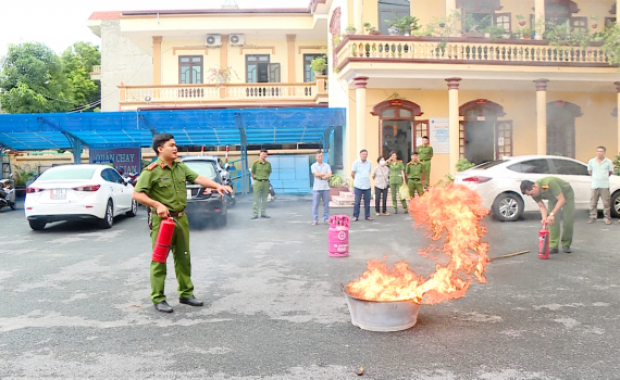 Ra mắt m&ocirc; h&igrave;nh &ldquo;Tổ li&ecirc;n gia an to&agrave;n ph&ograve;ng ch&aacute;y, chữa ch&aacute;y&rdquo; tại tổ d&acirc;n phố L&ecirc; Lợi