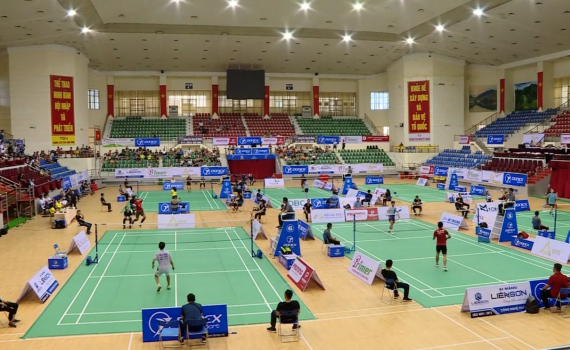 V&ograve;ng b&aacute;n kết Giải cầu l&ocirc;ng c&aacute;c tay vợt thiếu ni&ecirc;n, trẻ xuất sắc Quốc gia 2022 diễn ra hấp dẫn