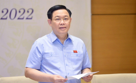 Phải th&aacute;o gỡ bằng được những vướng mắc về t&agrave;i ch&iacute;nh y tế để c&aacute;c thầy thuốc y&ecirc;n t&acirc;m c&ocirc;ng t&aacute;c