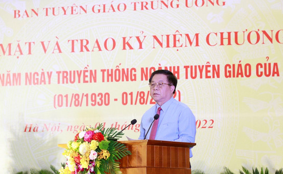 C&ocirc;ng t&aacute;c Tuy&ecirc;n gi&aacute;o g&oacute;p phần l&agrave;m cho &yacute; Đảng quyện với l&ograve;ng D&acirc;n