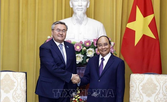Chủ tịch nước Nguyễn Xu&acirc;n Ph&uacute;c tiếp Ph&oacute; thủ tướng, Bộ trưởng Ngoại giao Kazakhstan