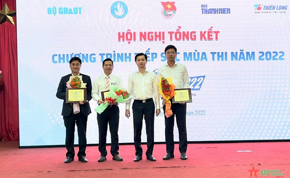 Hơn 33 tỷ đồng hỗ trợ tiếp sức m&ugrave;a thi