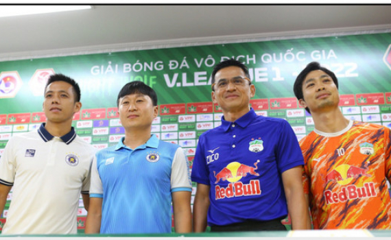 V&ograve;ng 12 V-League 2022: HLV Kiatisuk tự tin trước H&agrave; Nội FC