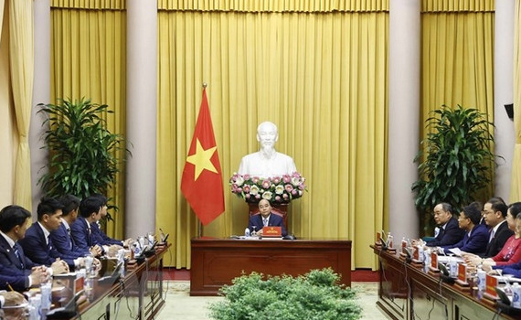 Chủ tịch nước tiếp đo&agrave;n nghị sỹ thanh ni&ecirc;n Đảng D&acirc;n chủ Tự do Nhật Bản