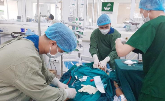 Suy h&ocirc; hấp do mắc c&uacute;m A, một bệnh nh&acirc;n phải can thiệp ECMO
