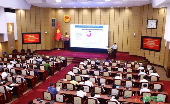 Cải c&aacute;ch h&agrave;nh ch&iacute;nh l&agrave; th&aacute;i độ của c&aacute;n bộ, c&ocirc;ng chức với người d&acirc;n