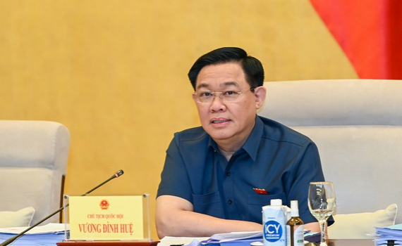 Đo&agrave;n gi&aacute;m s&aacute;t của Quốc hội l&agrave;m việc với Ủy ban nh&acirc;n d&acirc;n th&agrave;nh phố H&agrave; Nội