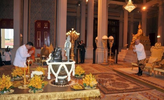 Nghị sĩ Quốc hội Campuchia kh&oacute;a VII tuy&ecirc;n thệ nhậm chức