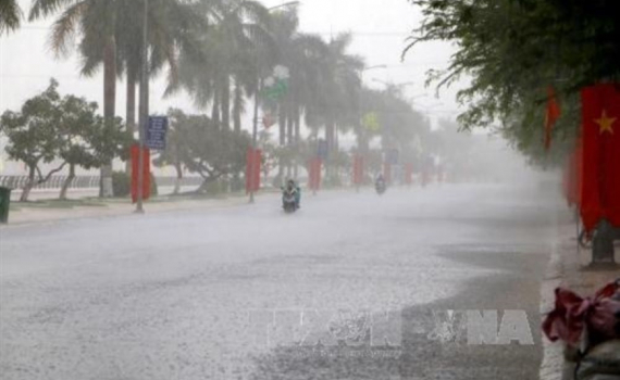 Thời tiết h&ocirc;m nay (10-8): Khu vực Bắc Bộ chiều tối v&agrave; đ&ecirc;m c&oacute; mưa r&agrave;o v&agrave; d&ocirc;ng