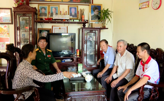 Hoa Lư chăm lo đời sống nạn nh&acirc;n chất độc da cam