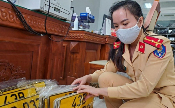 8 trường hợp thu hồi chứng nhận đăng k&yacute;, biển số xe