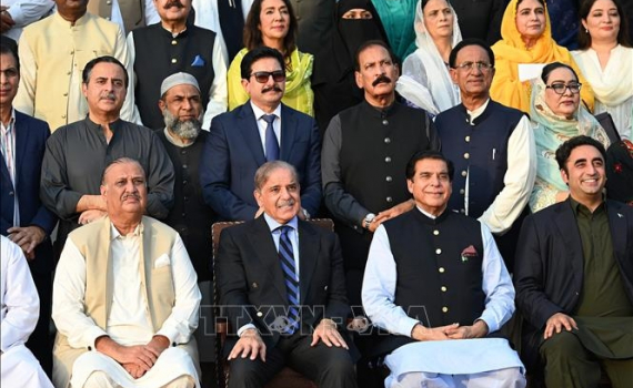 Tổng thống Pakistan giải t&aacute;n Quốc hội